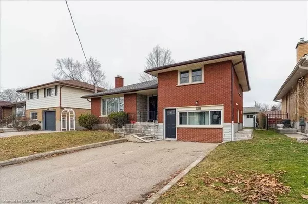 Kitchener, ON N2B 1R9,339 Rosemount DR