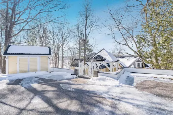 Muskoka, ON P1P 1E3,135 Abbey LN #3