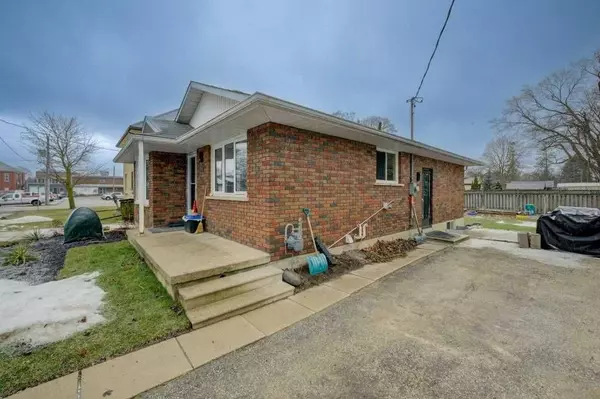 Minto, ON N0G 1Z0,37 Marklane ST S