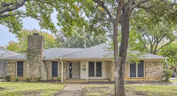 3411 Woodside Drive, Arlington, TX 76016