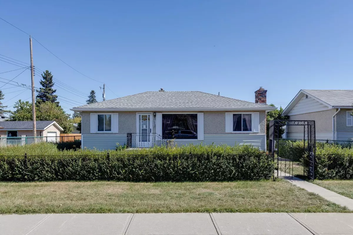 Calgary, AB T3B 2N2,3924 76 ST Northwest