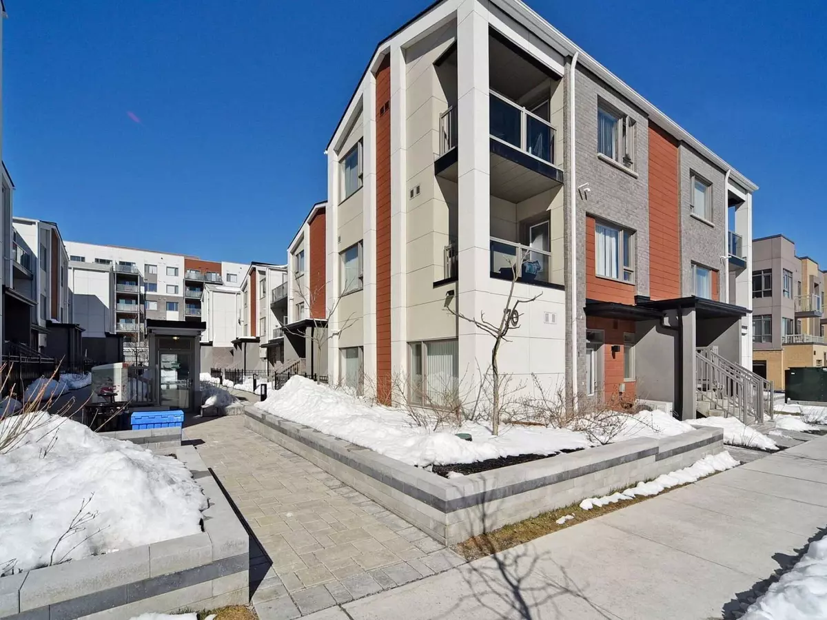 Toronto E11, ON M1B 0C4,70 Orchid Place Dr DR #20