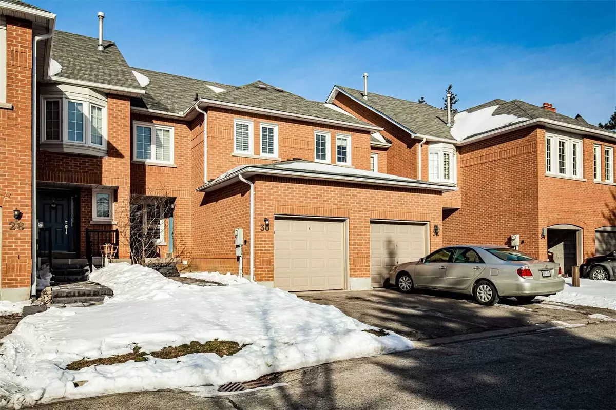 Vaughan, ON L4J 8A6,30 Alameda CIR #37