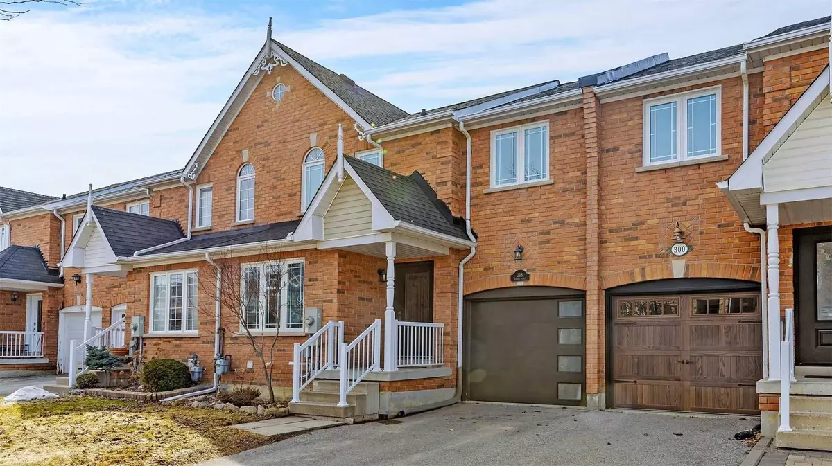 Newmarket, ON L3X 2X9,298 Marble PL