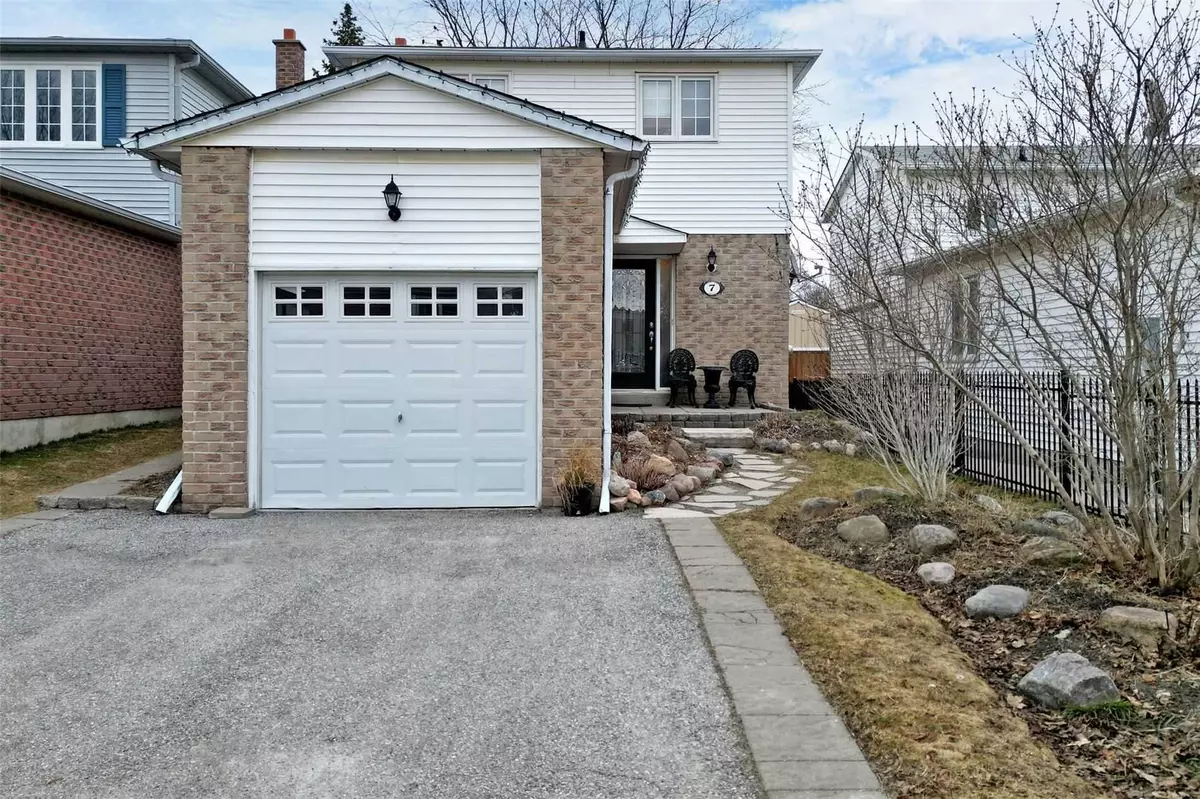 Bradford West Gwillimbury, ON L3Z 2H1,7 Longview DR