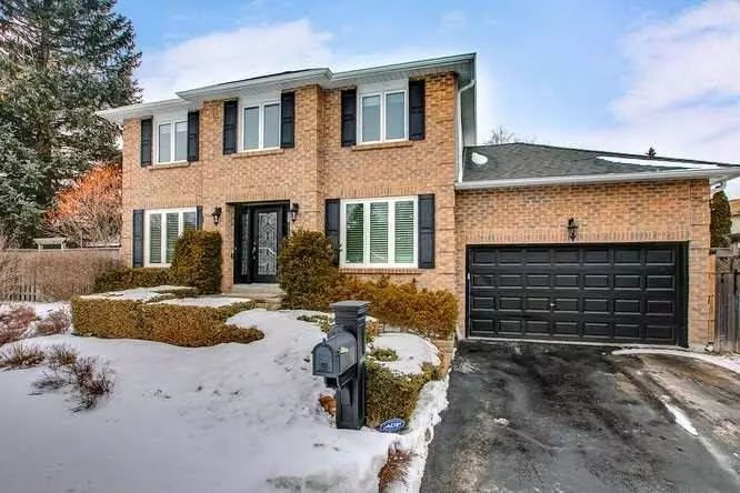 Newmarket, ON L3Y 6N8,325 Exeter CT