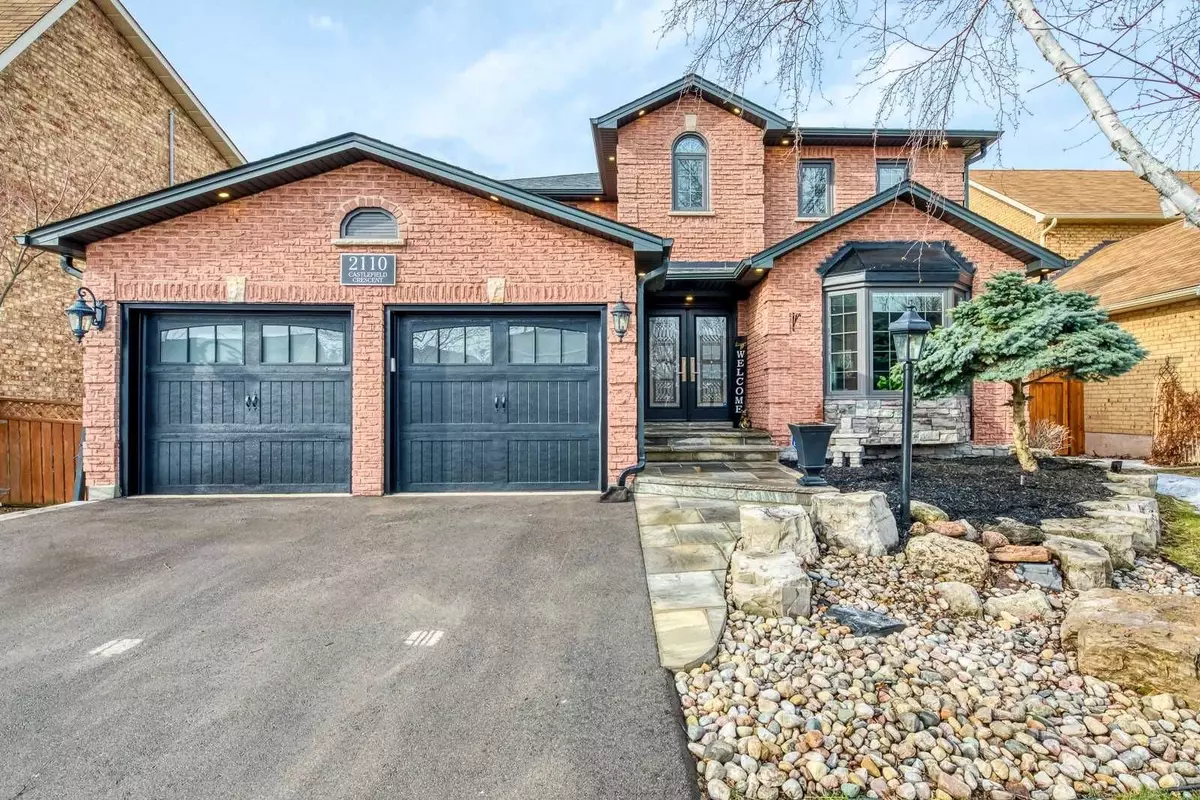 Oakville, ON L6H 5B6,2110 Castlefield CRES