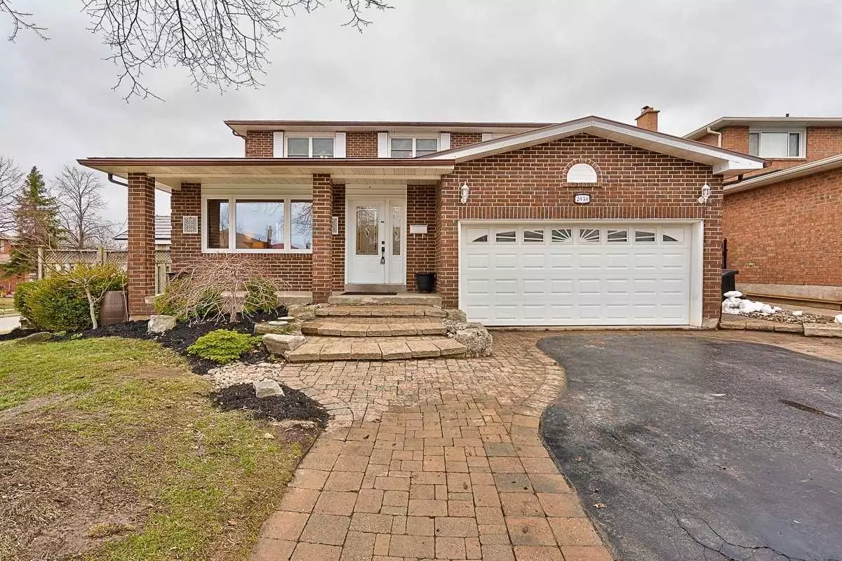 Oakville, ON L6H 3L3,2036 Pen ST