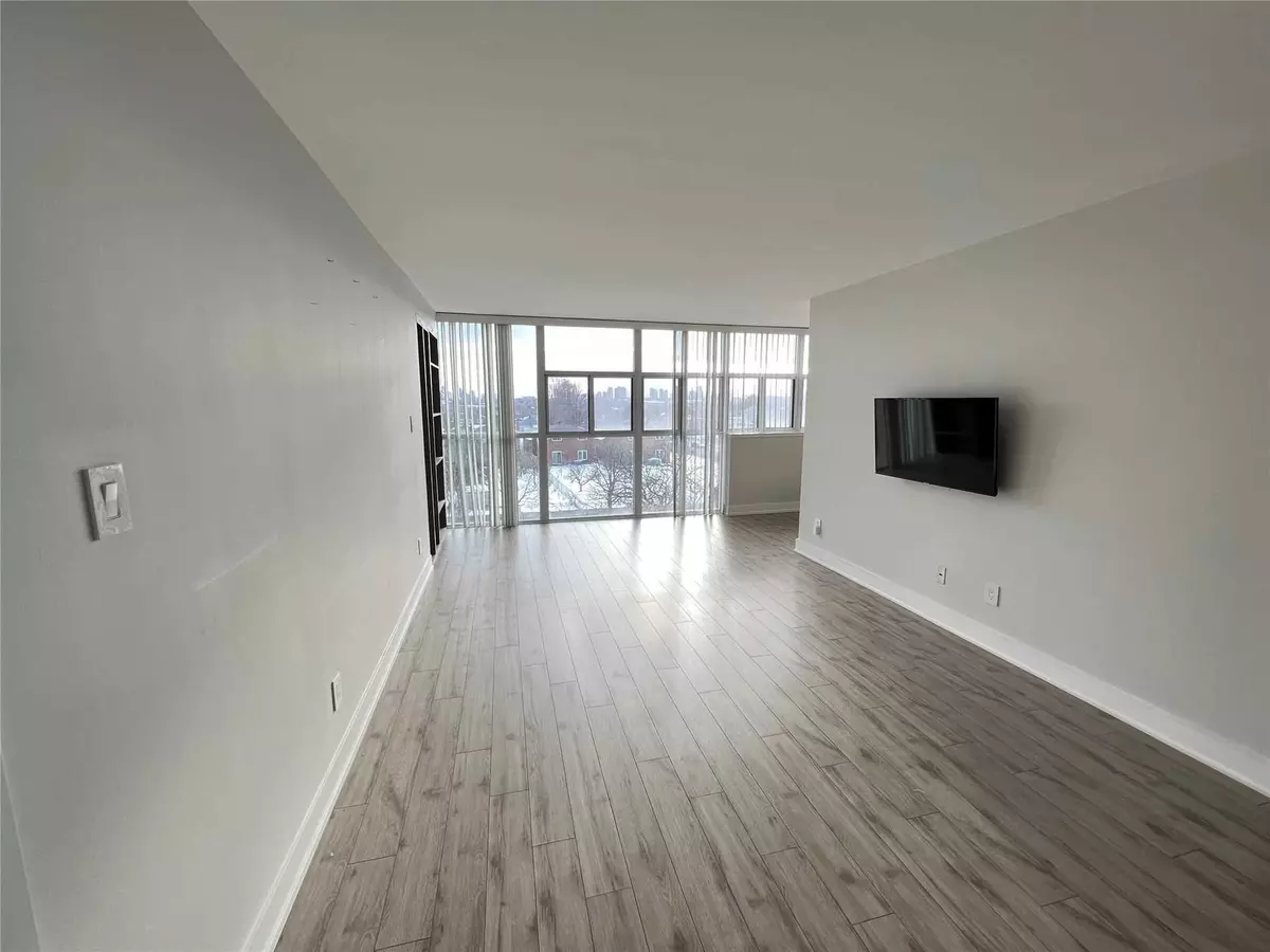 Mississauga, ON L4W 4H4,1360 Rathburn RD E #402