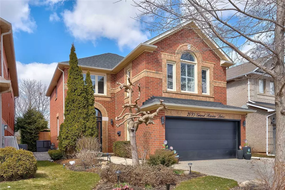 Oakville, ON L6H 6B5,2095 Grand Ravine DR