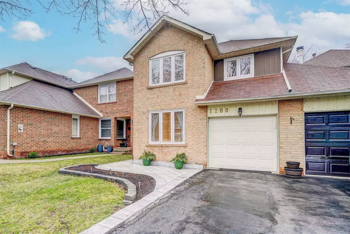 Oakville, ON L6M 1J2,1200 Potters Wheel CRES