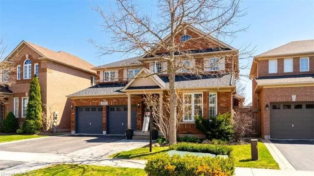 Oakville, ON L6M 5B5,2237 Glazebrook CIR