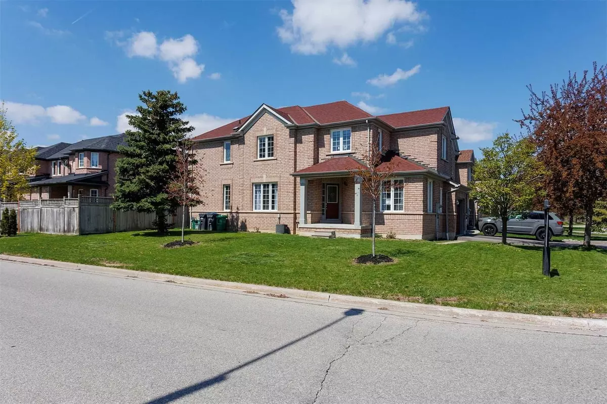 Mississauga, ON L5N 3J6,5886 Shelford TER