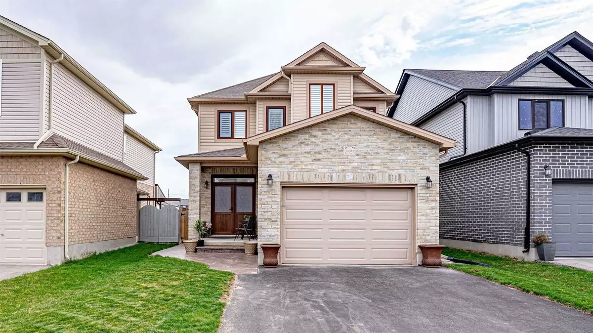 London, ON N6M 0B4,2553 Asima DR