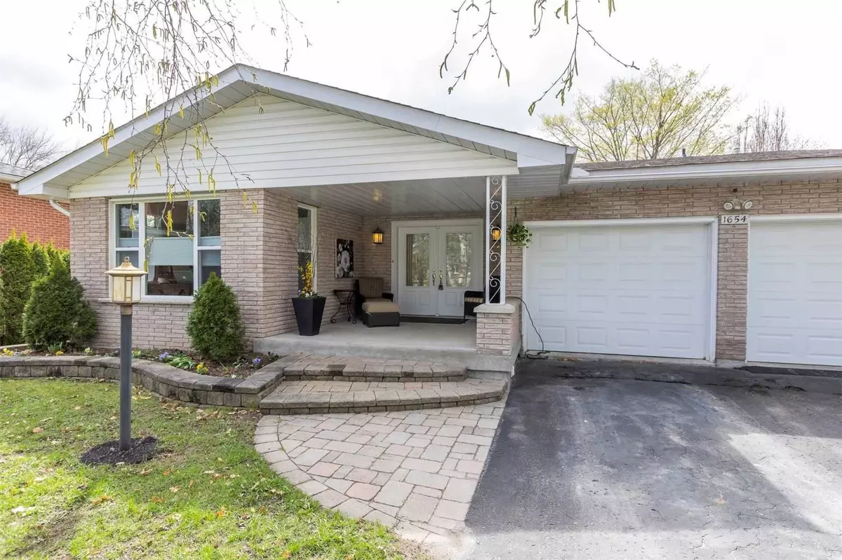 Peterborough, ON K9J 6M2,1654 Pinehill DR