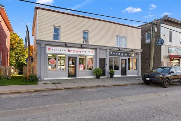 Cobden, ON K0J 1K0,33 MAIN ST