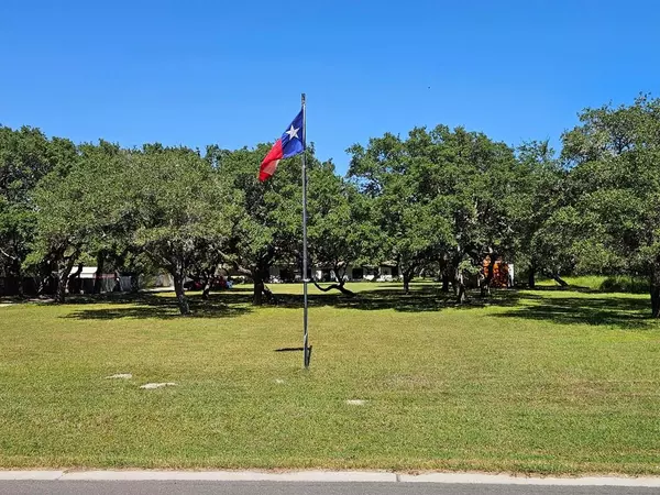 1834 12th St, Ingleside, TX 78362