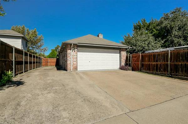 Rowlett, TX 75088,8810 Pine Forest Drive