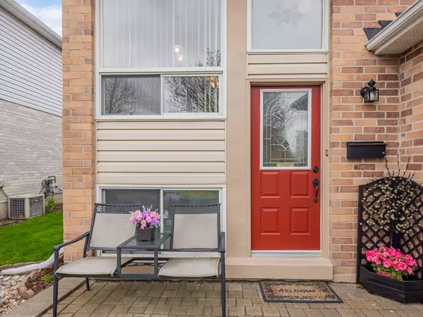 Clarington, ON L1C 4K4,69 Trudeau DR