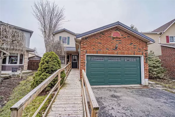 Whitby, ON L1N 8T8,34 Christaller CT #Upper