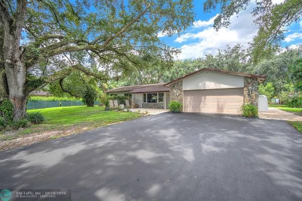 11001 SW 51st St, Davie, FL 33328