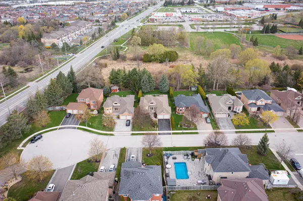 Newmarket, ON L3X 1V8,535 Holgate CIR