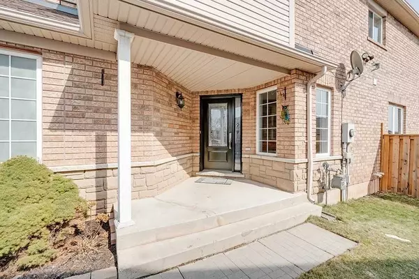 Halton, ON L6M 5B2,2106 Redstone CRES