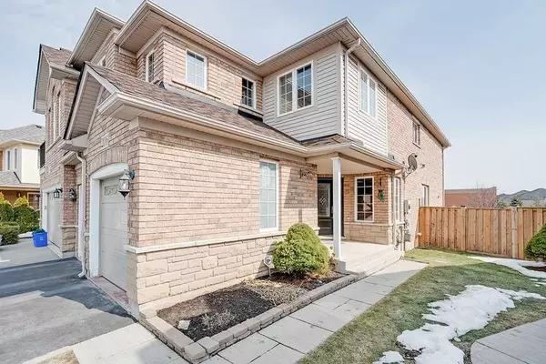 Halton, ON L6M 5B2,2106 Redstone CRES