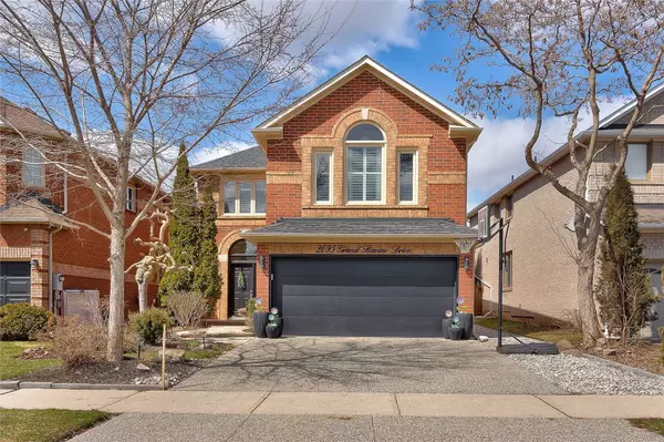 Oakville, ON L6H 6B5,2095 Grand Ravine DR