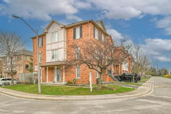 Brampton, ON L6V 4M7,2 Clay Brick CT #72