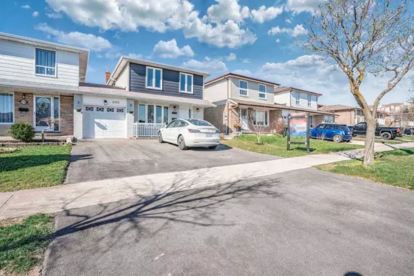 Mississauga, ON L5B 2L7,2558 Crystalburn AVE