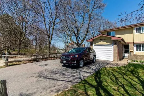 Mississauga, ON L5L 1G3,3347 Martins Pine CRES