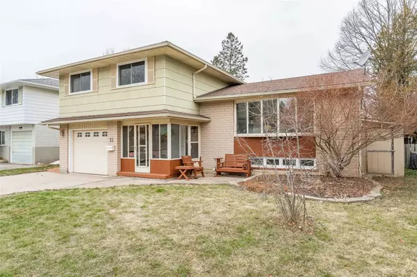 Guelph, ON N1G 2R8,15 Bishop CT