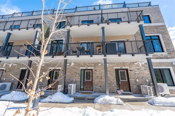 Guelph, ON N1K 0A5,107 Westra DR #44