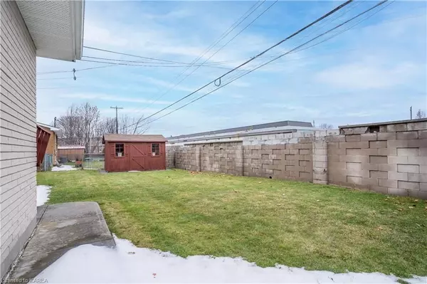 Kingston, ON K7M 3C4,122 SMITHFIELD CRES