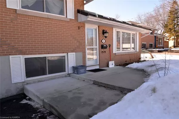 Loyalist, ON K7N 1G5,30 HENRY CRES