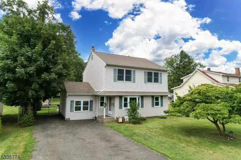 107 Mountain Pkwy, Green Brook Twp., NJ 08812