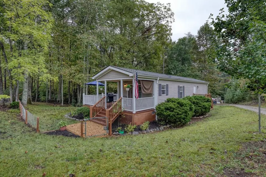 31 Campbell Lane, Young Harris, GA 30582