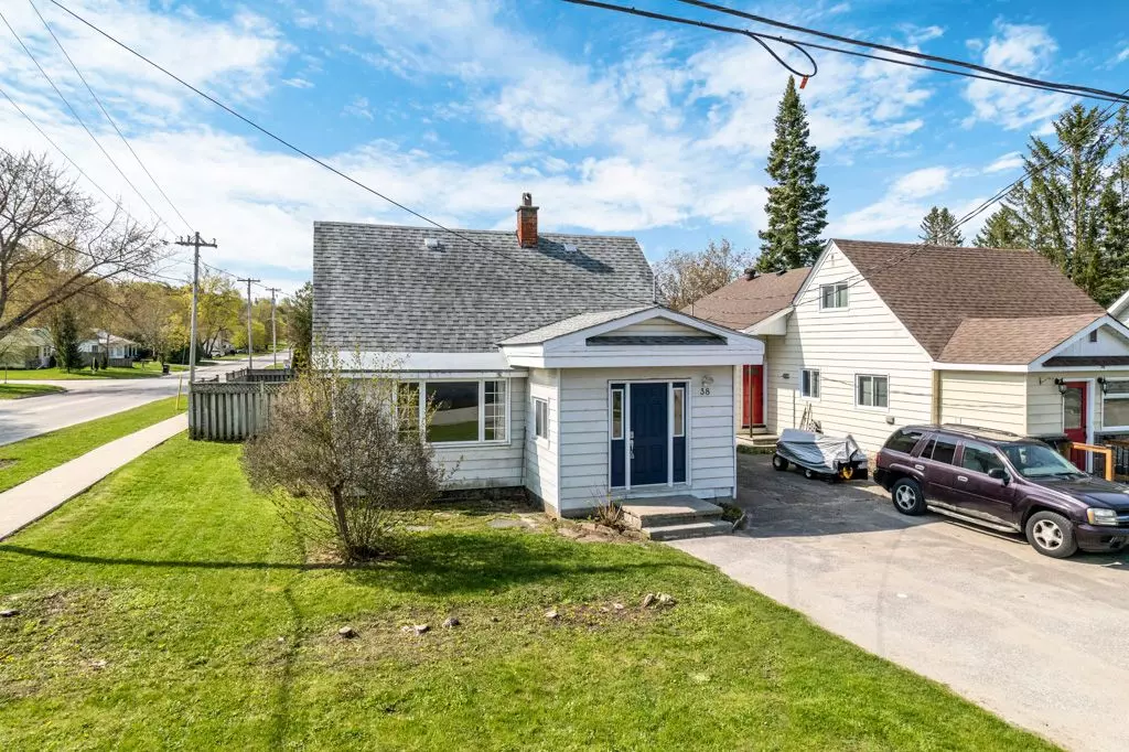 Penetanguishene, ON L9M 1C5,38 Burke ST