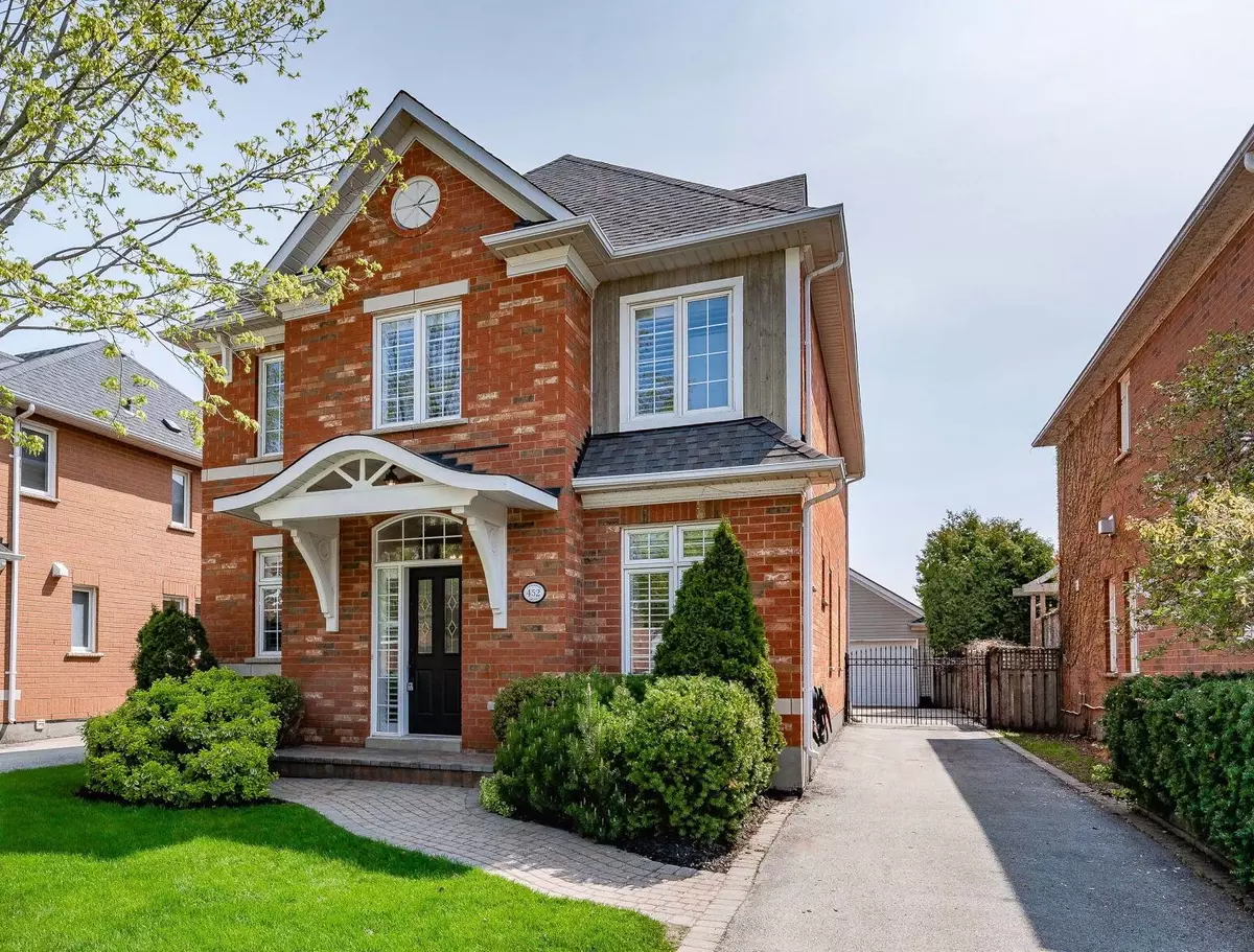 Oakville, ON L6H 6N7,452 Ambleside DR