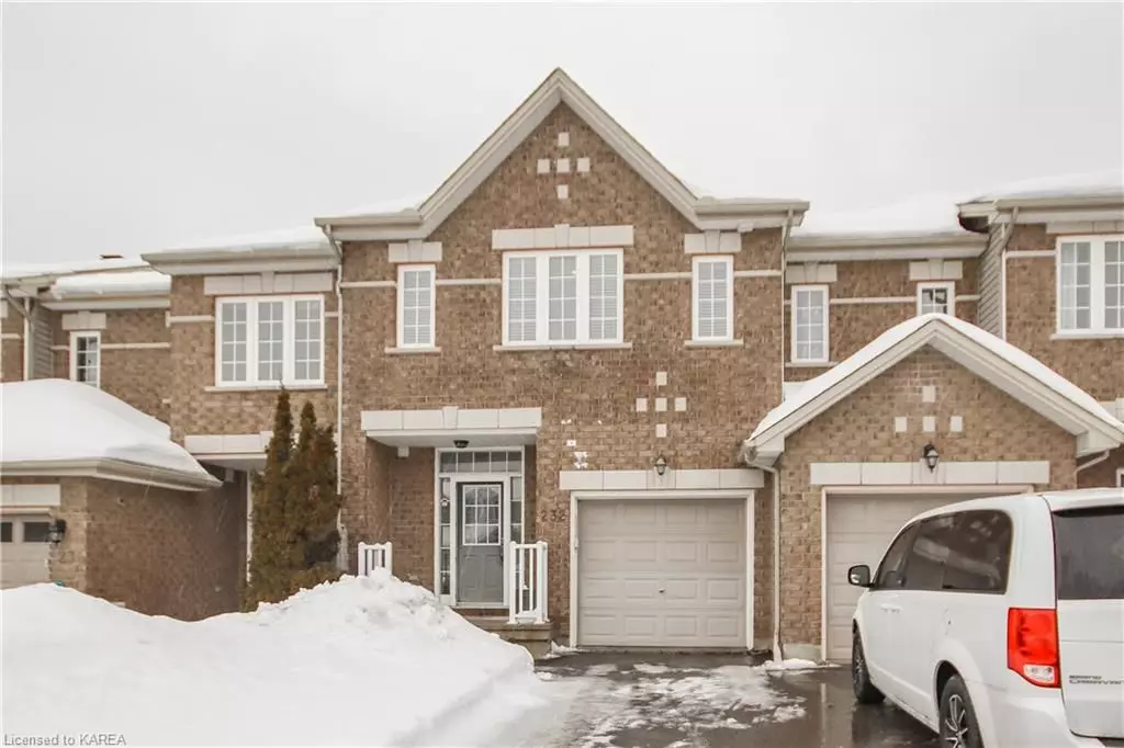 Kanata, ON K2M 2Z1,232 SADDLESMITH CIR