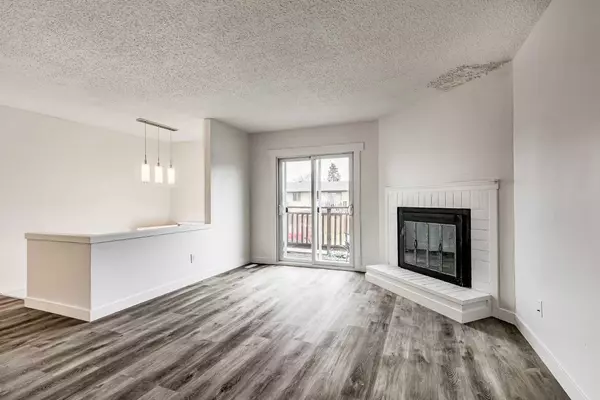 Calgary, AB T2A 4X2,804 44 ST Southeast