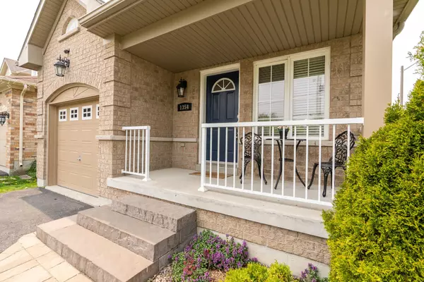 Oshawa, ON L1K 3B2,1354 Wadebridge CRES