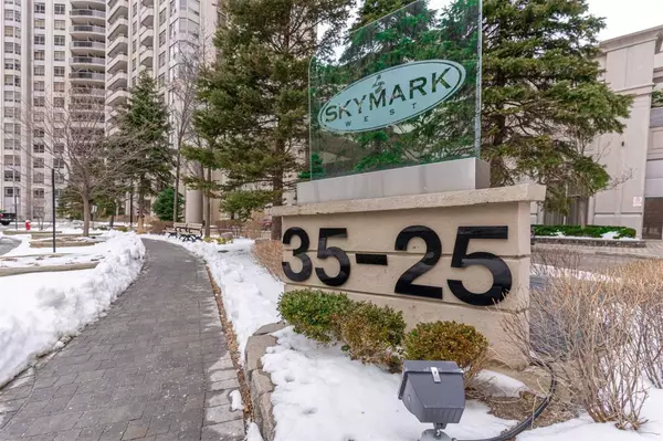 Mississauga, ON L5R 3Z5,35 Kingsbridge Garden CIR #614