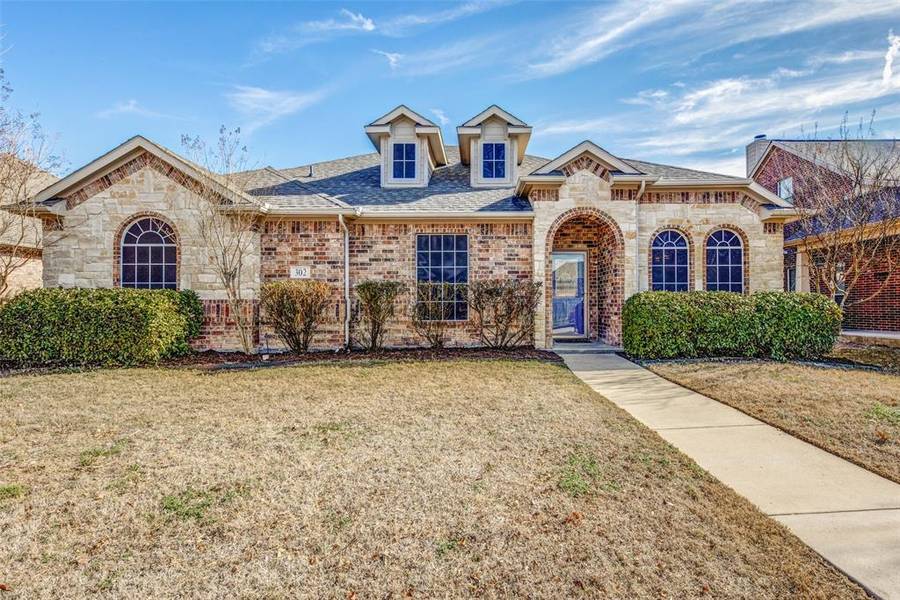 302 Sunrise Lane, Red Oak, TX 75154