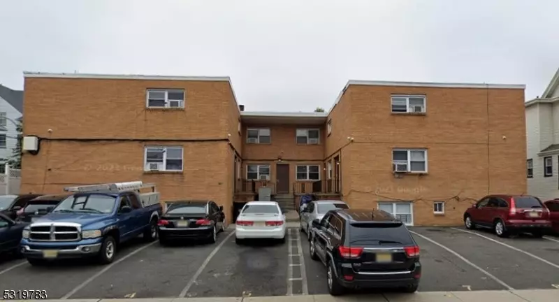 588 E 29th St, Paterson City, NJ 07504