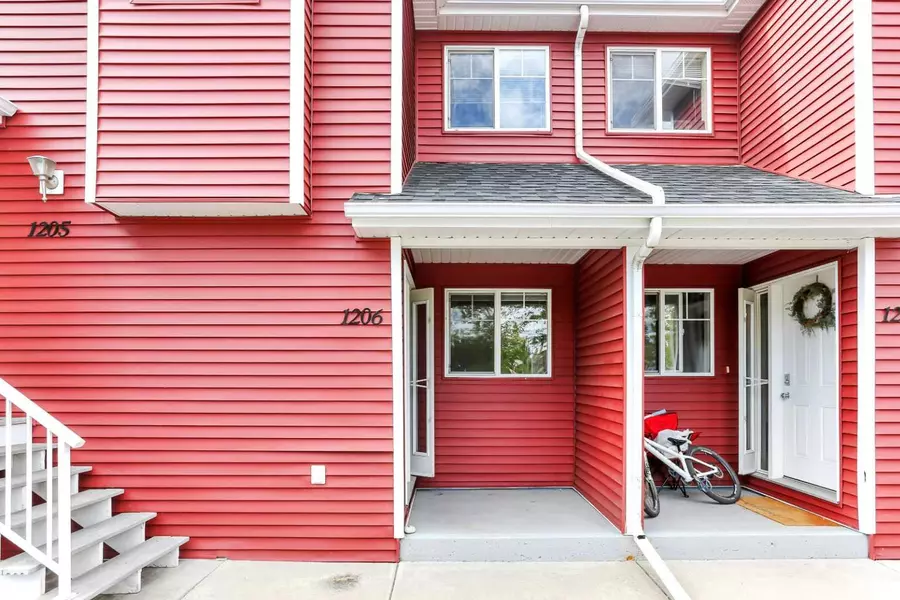 5220 50A AVE #1206, Sylvan Lake, AB T4S 1E5