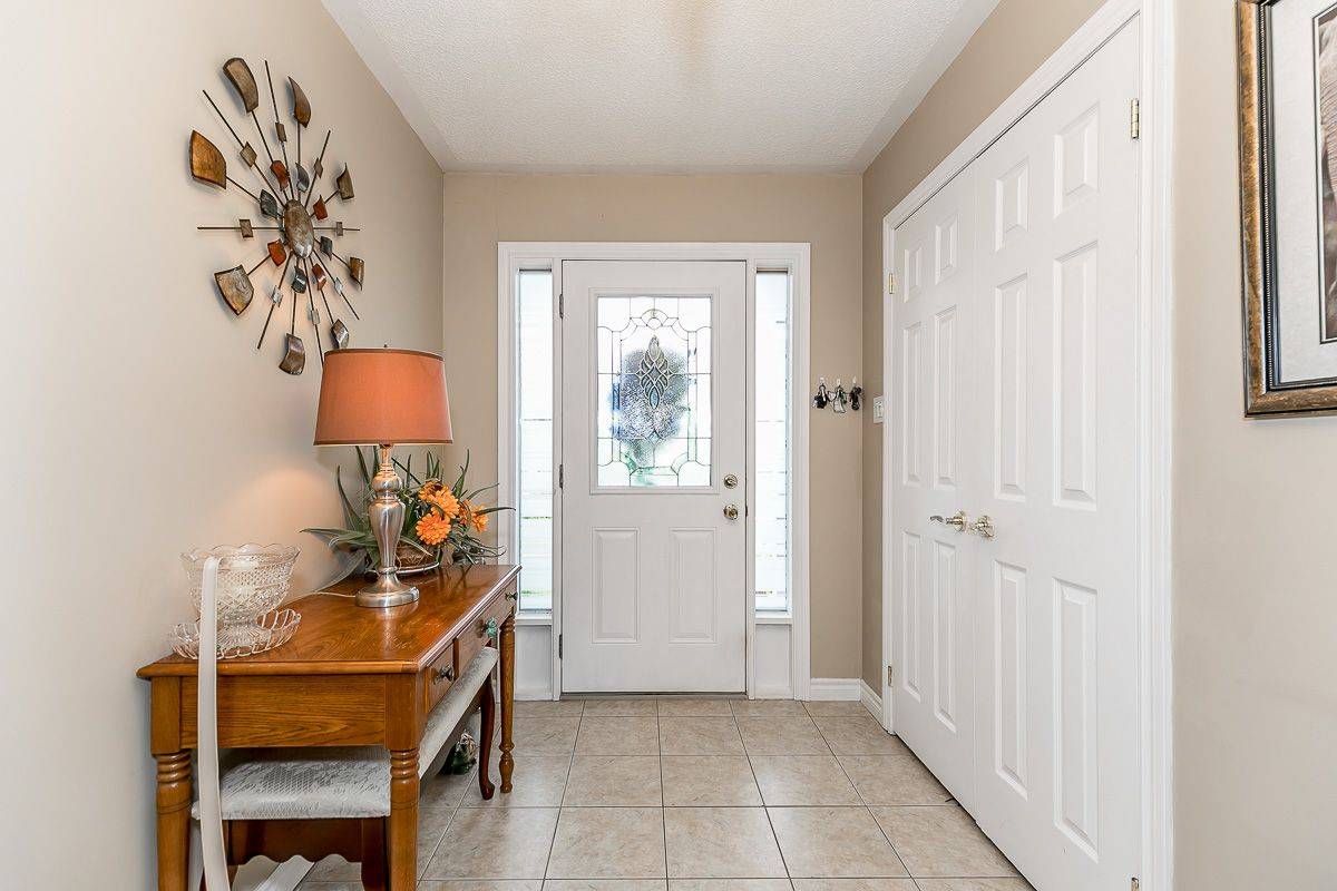 Springwater, ON L0L 2K0,64 O'Neill CIR