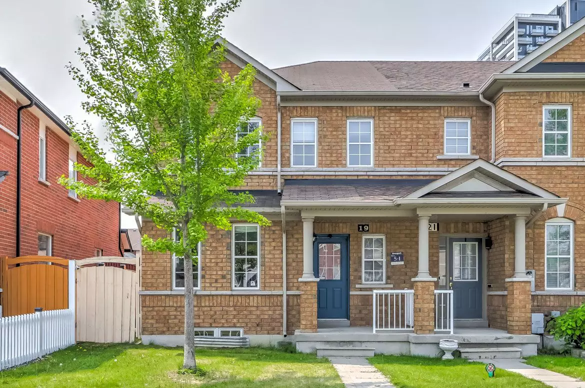 Richmond Hill, ON L4B 4S7,19 King William CRES