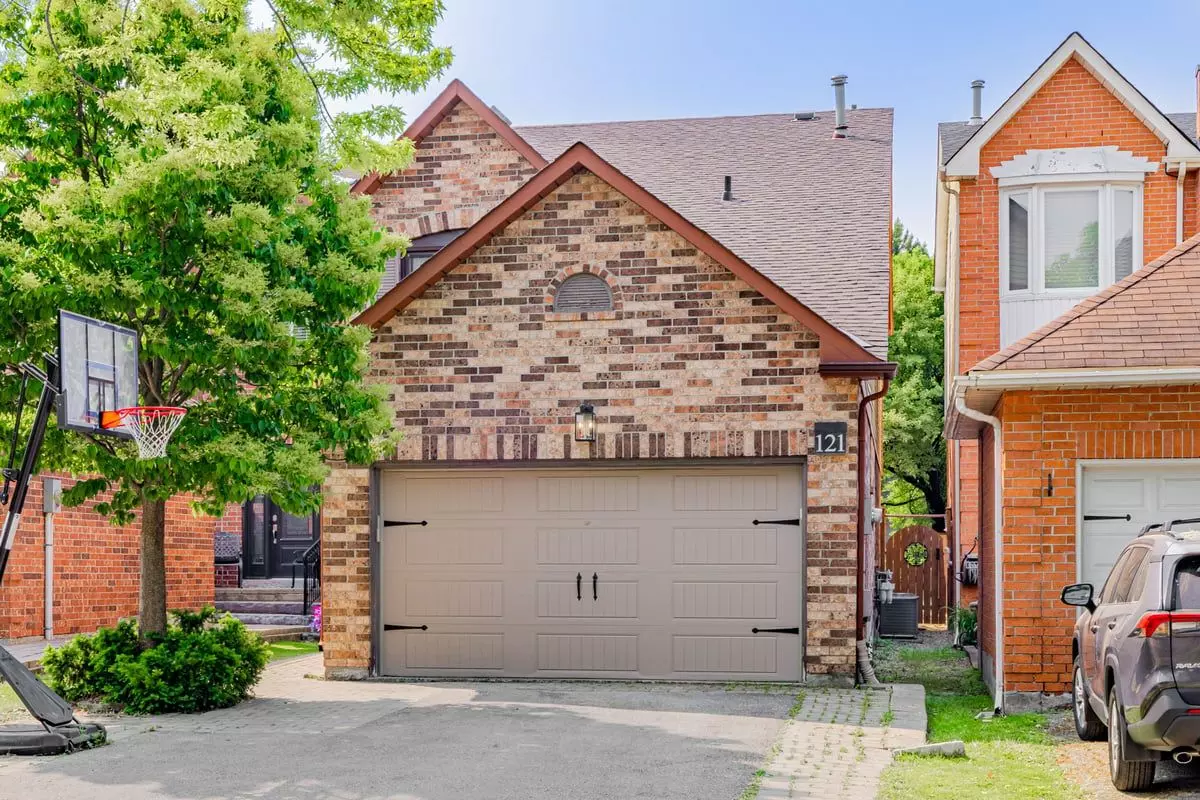 Vaughan, ON L4J 3C4,121 North Meadow CRES